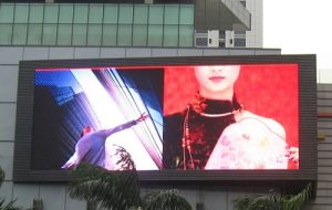 Bien Quang Cao Den Led Full Mau 1