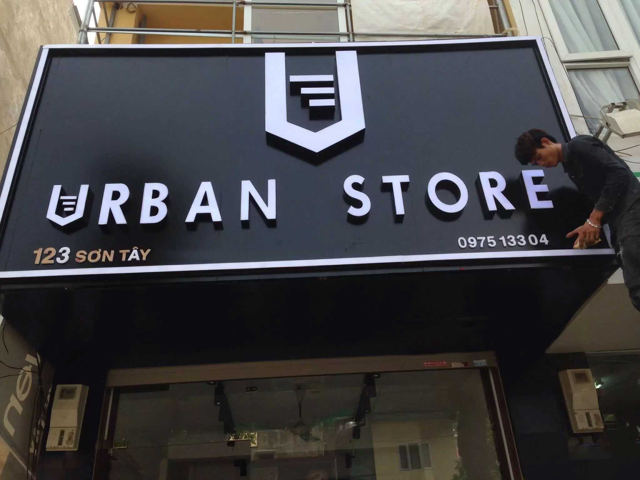 Bien Quang Cao Alu Chu Noi