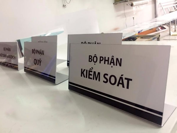 Bien Chuc Danh De Ban Dep