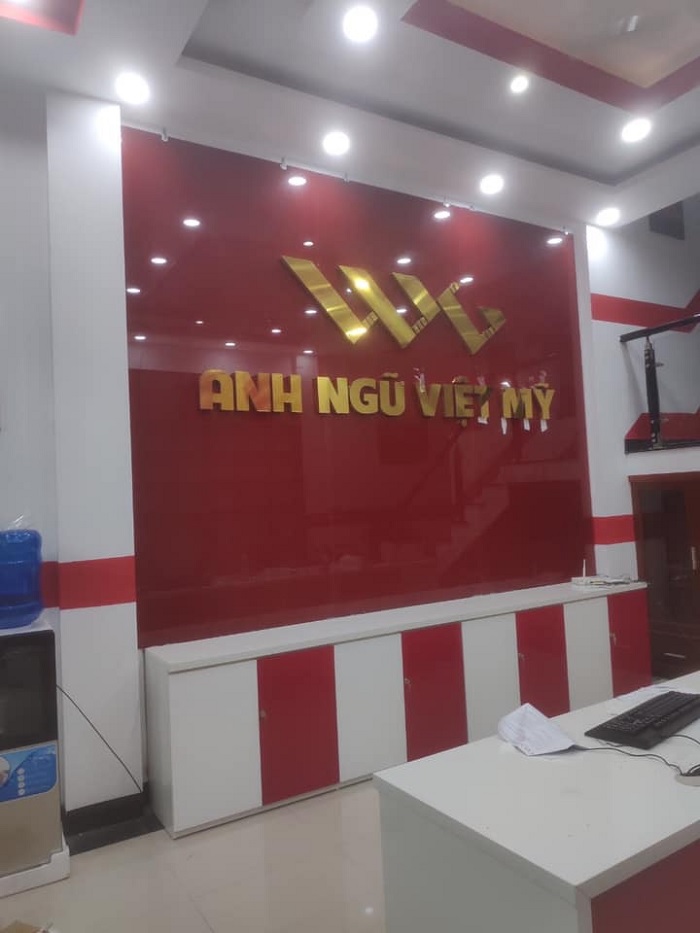 Dự án làm biển hiệu quảng cáo "Anh Ngữ Việt Mỹ" bên trong