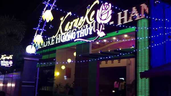 Bien Quang Cao Karaoke Dep 1