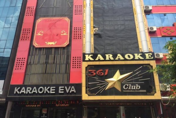 Bien Quang Cao Karaoke Dep 2