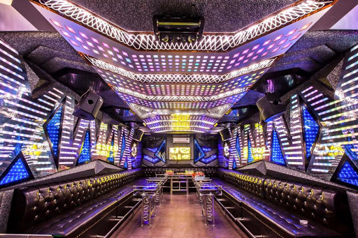 Bien Quang Cao Karaoke Dep 4