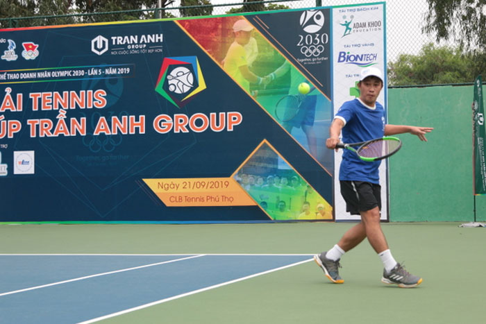 Bien Quang Cao San Tap Tennis Dep