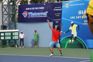 Lam Bien Quang Cao San Tennis