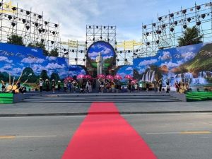 Bien Quang Cao Ngoai Troi 1