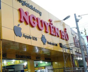 Thi Cong Bien Quang Cao Op Nhom Aluminum Dep